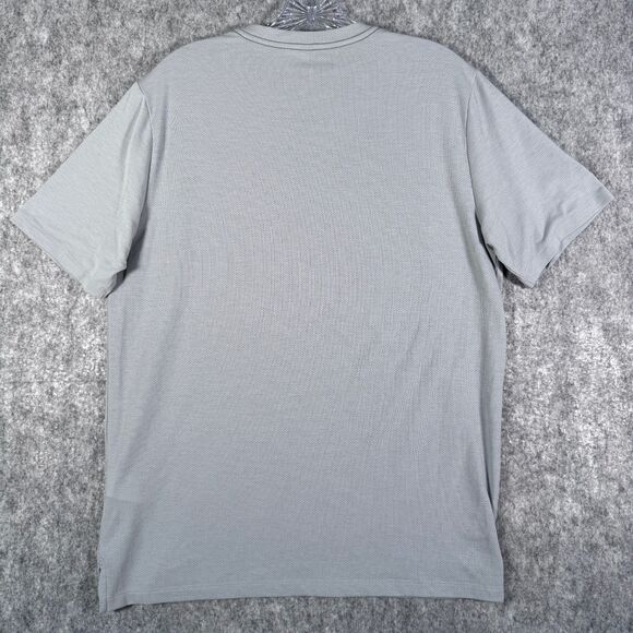 Vuori Shirt Mens Size Medium Gray Viewpoint Short Sleeve T Shirt Run Workout - Picture 10 of 10